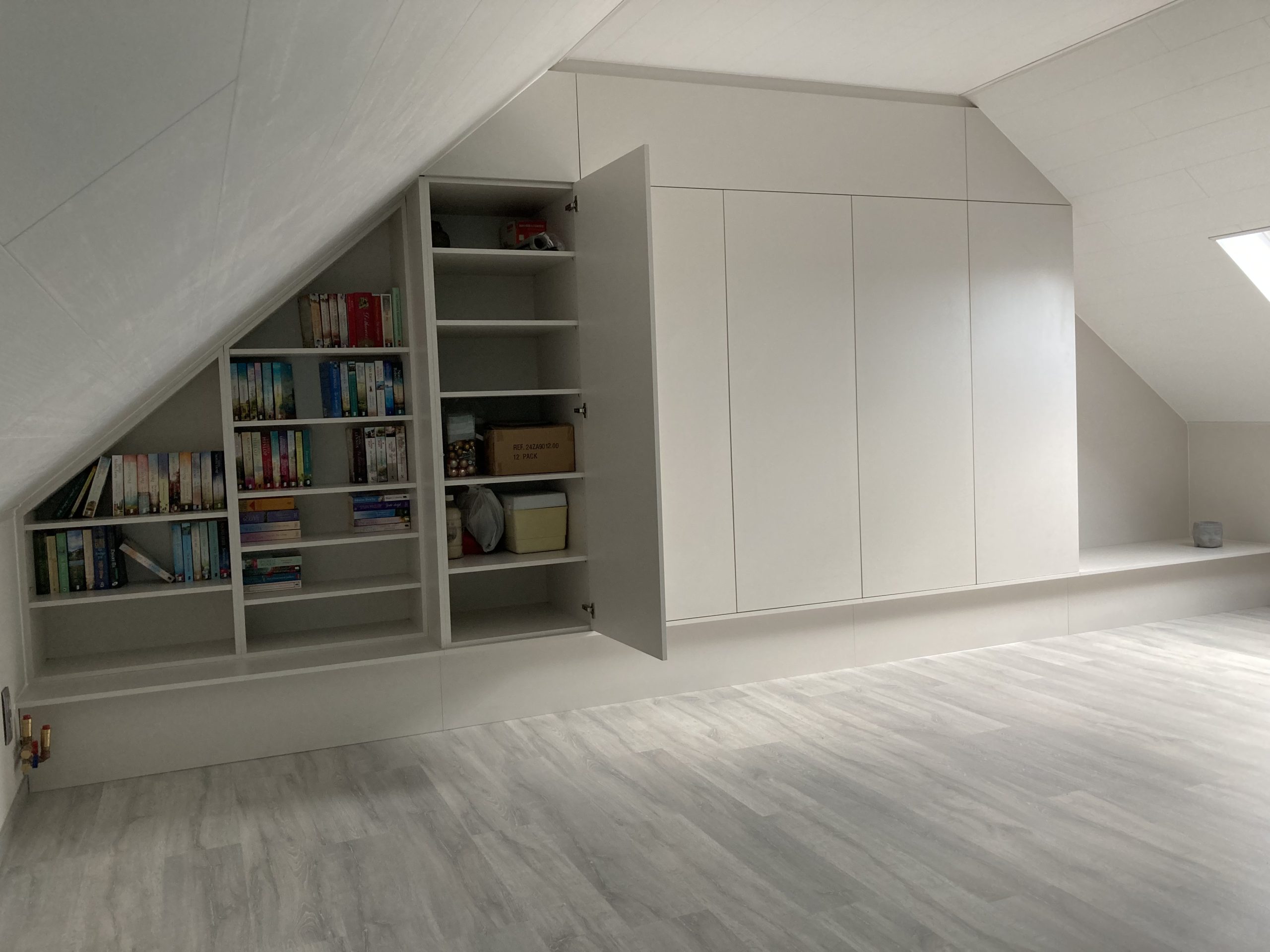Maatwerk zolder inbouwkasten